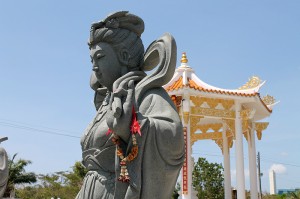 statue aus stein chinesischer tempel statue aus stein chinesischer tempel phuket