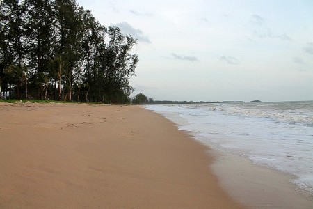 beach at baan nam khem khao lak
