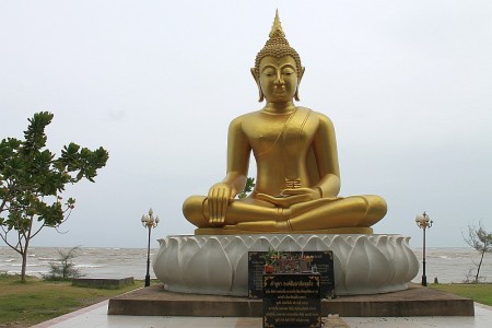 buddha am strand khao lak