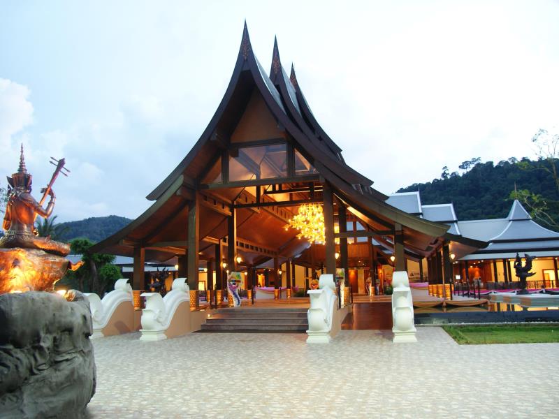 duangjitt resort patong beach phuket hotel empfehlung