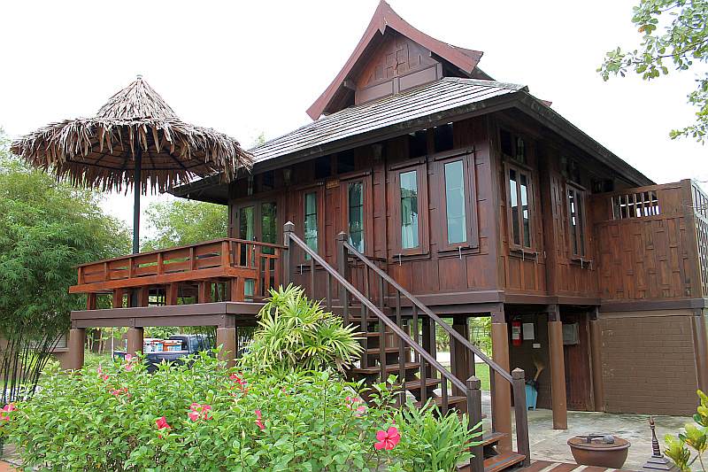 dusita villa thailife homestay khao lak